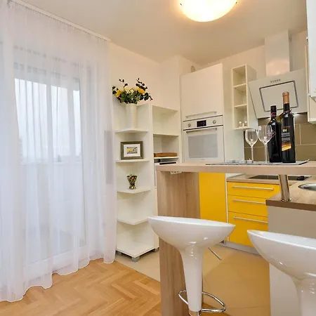 Apartment Sweet Corner