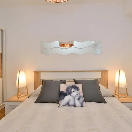 Apartment Sweet Corner